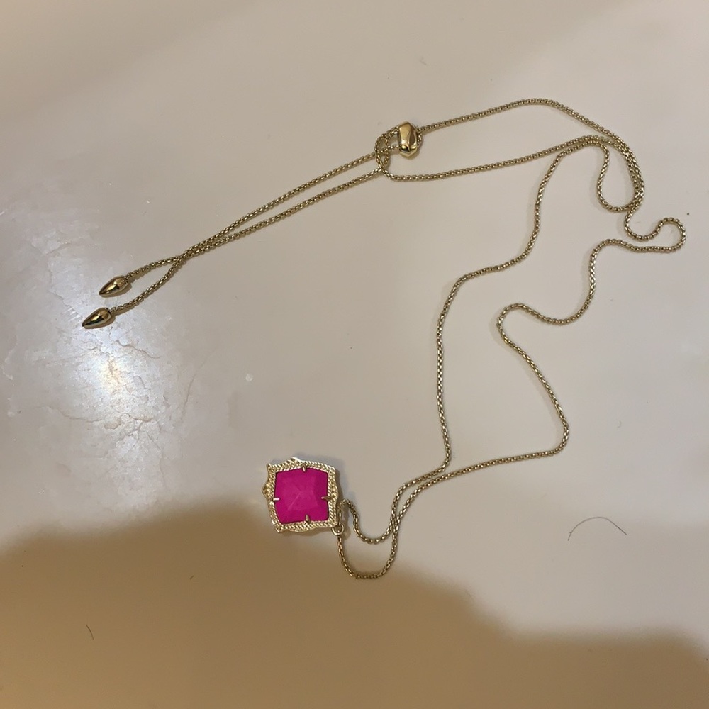 Kendra Scott necklace